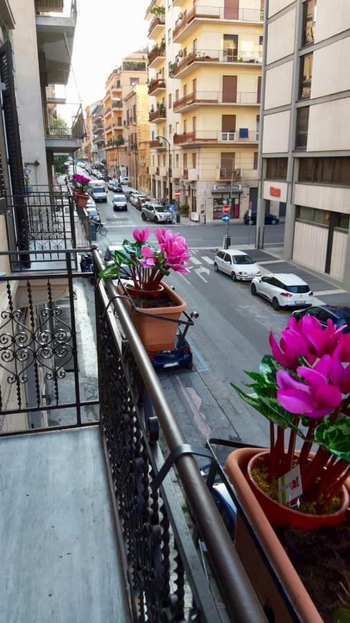 B&B Charme Centre-Ville Artistic & Literary Rooms Palermo Esterno foto